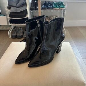 NWOT Crosswalk - black patent leather ankle boots - US 8